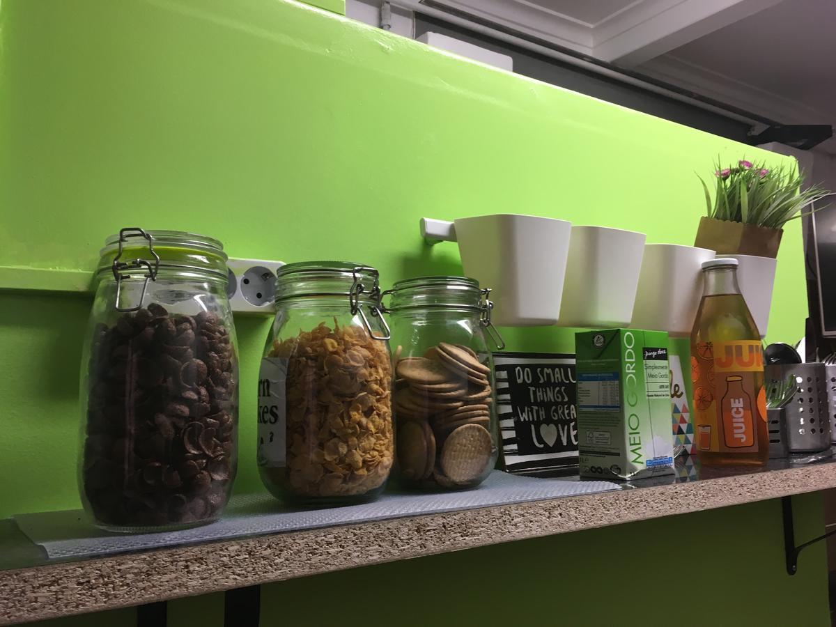 Shangri-La Hostel Anjos Lisboa Eksteriør bilde
